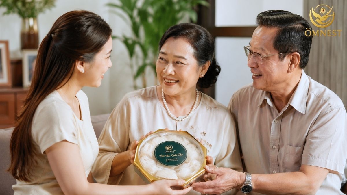 Cách chọn hộp quà yến sào theo từng đối tượng 2 Chọn mẫu hộp yến quà tặng cho ba mẹ bồi bổ sức khỏe
